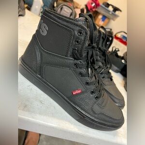 Brand New men’s size 9 Levi high/mid top tennis shoes